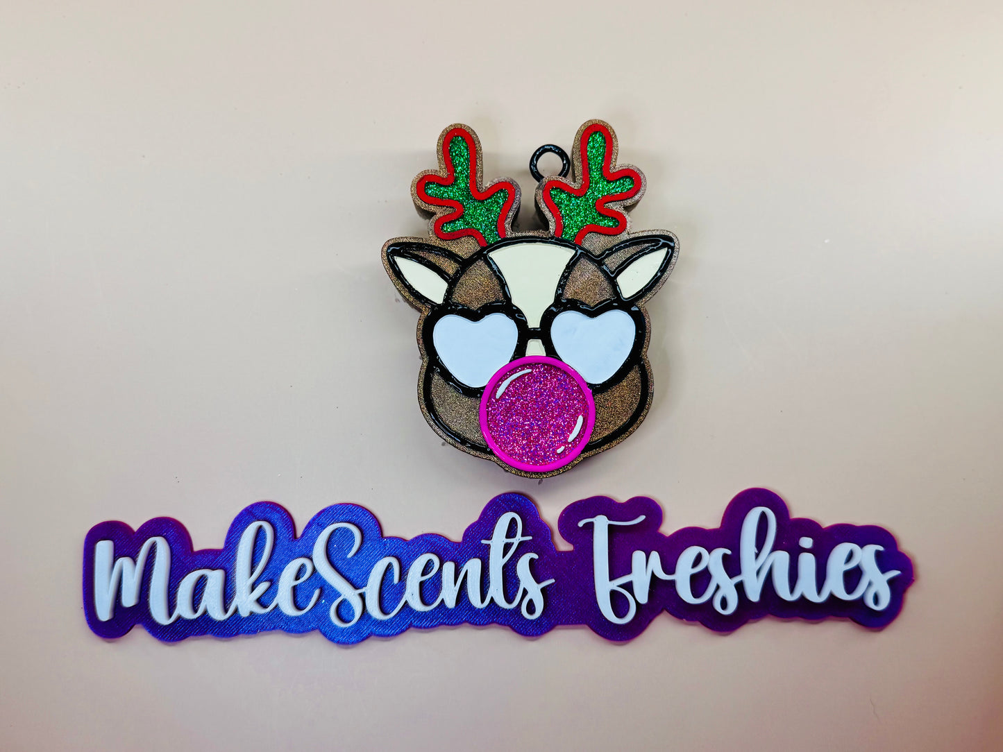 Reindeer WITH bubble gum