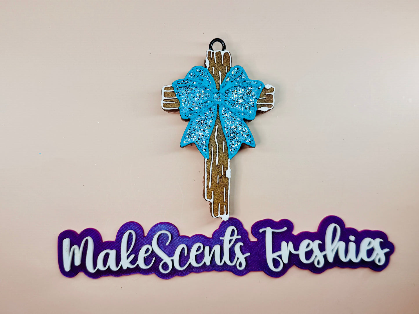 Wood cross with a bow